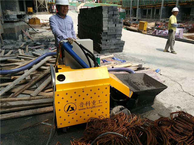 二次構(gòu)造柱泵上料機泵